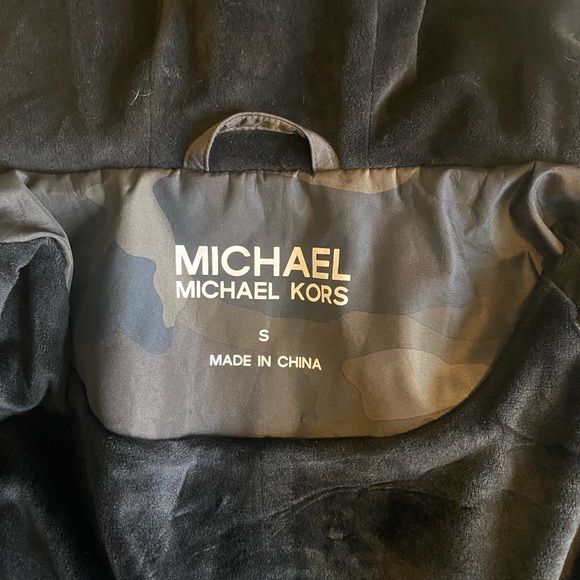 🌟MK🌟Michael Kors waterproof Camo Utility Jacket. - Picture 4 of 6